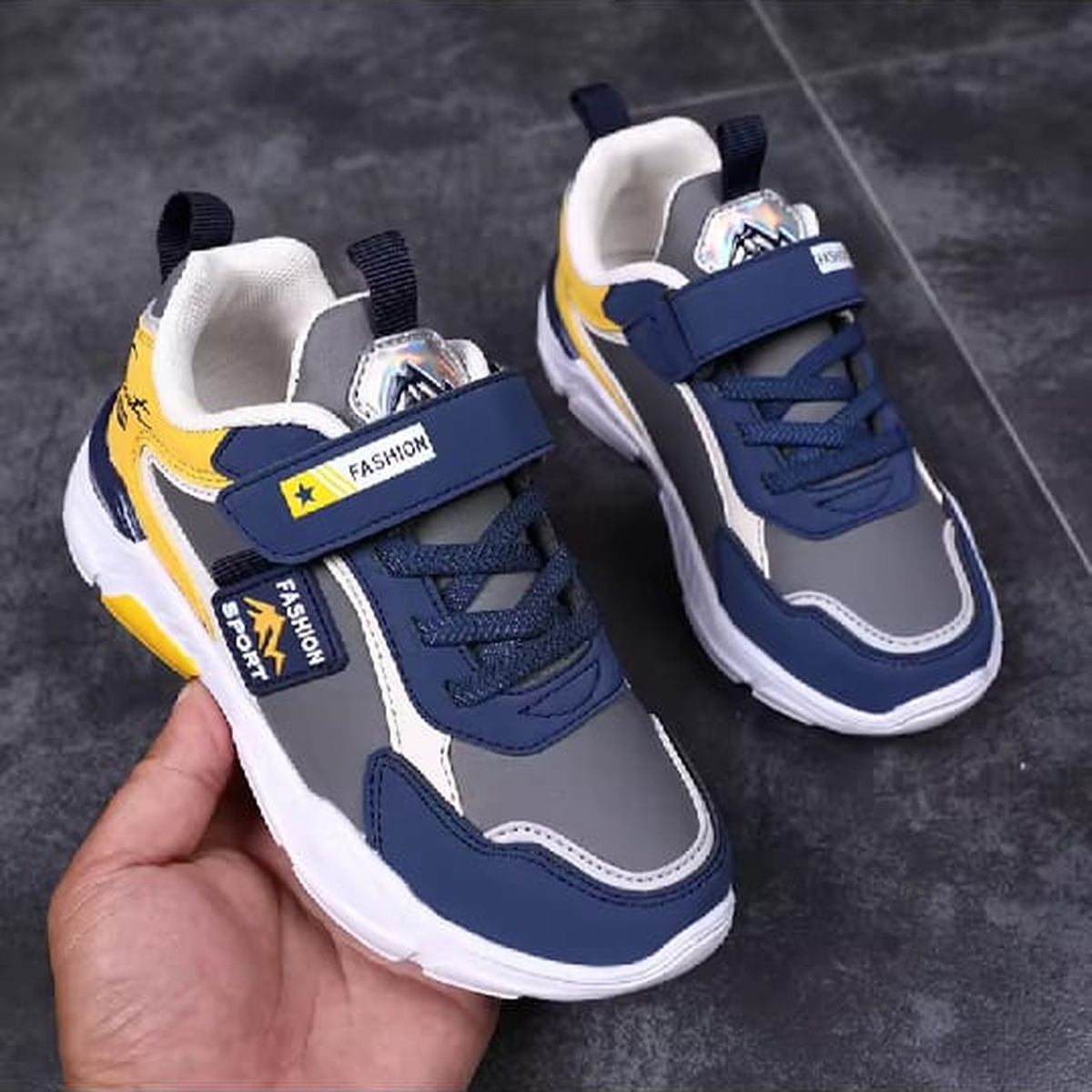 Kids Shoes P185